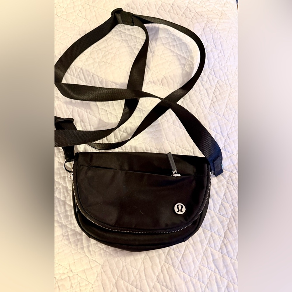 lululemon athletica Classic Black Belt Bag